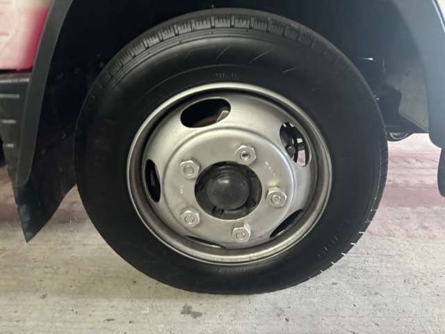 Mitsubishi Fuso Canter 9