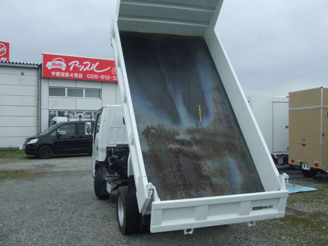 Isuzu Elf 4