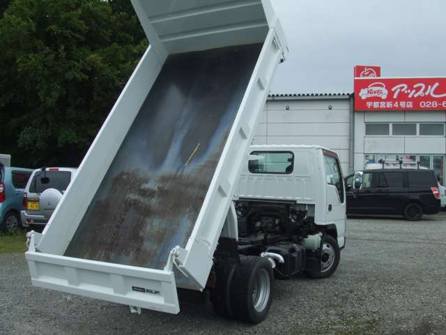Isuzu Elf 6