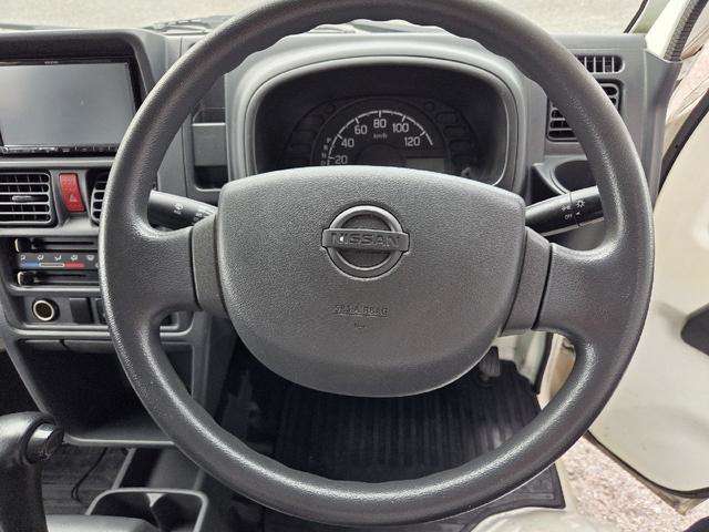 Nissan NT100 Clipper 2