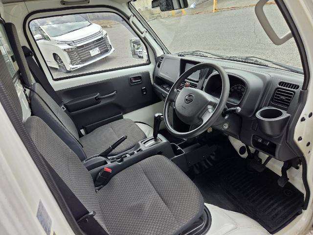 Nissan NT100 Clipper 10