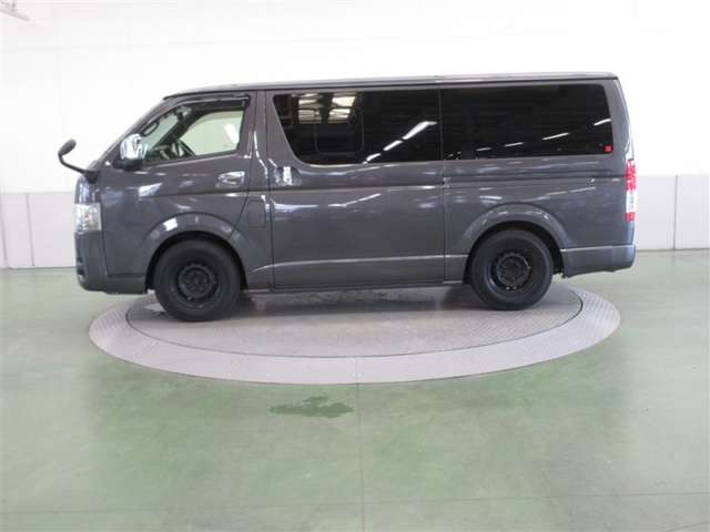 Toyota Hiace Van 4