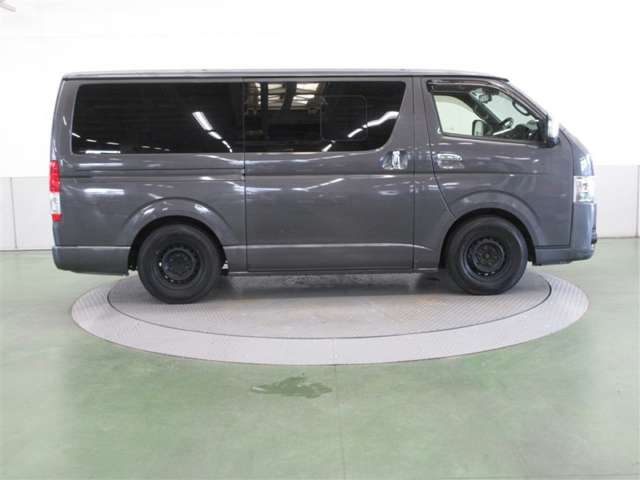 Toyota Hiace Van 5