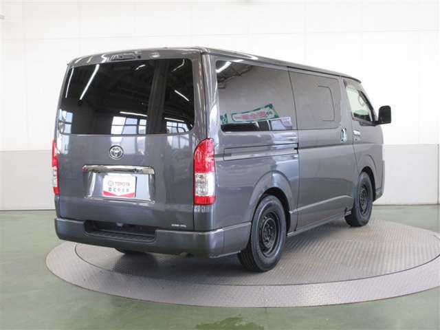Toyota Hiace Van 6