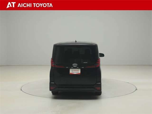Toyota Noah 5