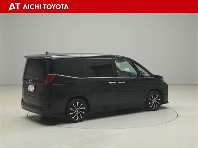Toyota Noah 6