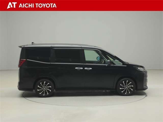 Toyota Noah 7