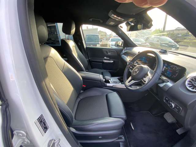 Mercedes-Benz GLB 12
