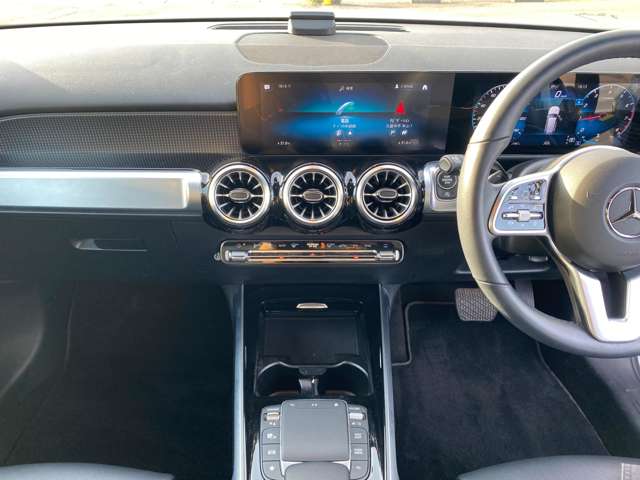 Mercedes-Benz GLB 8
