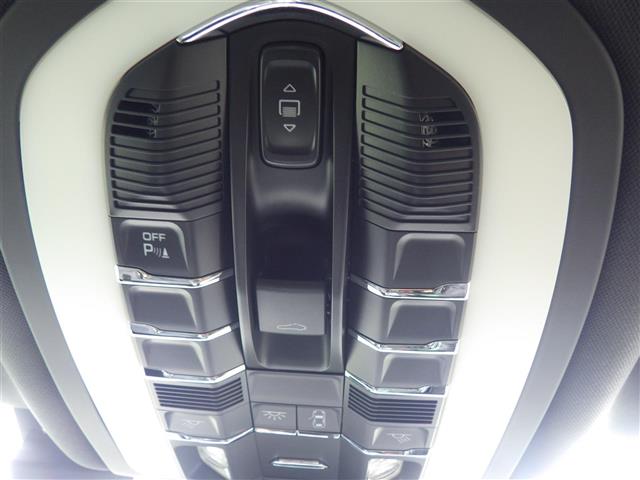 Porsche Macan 7