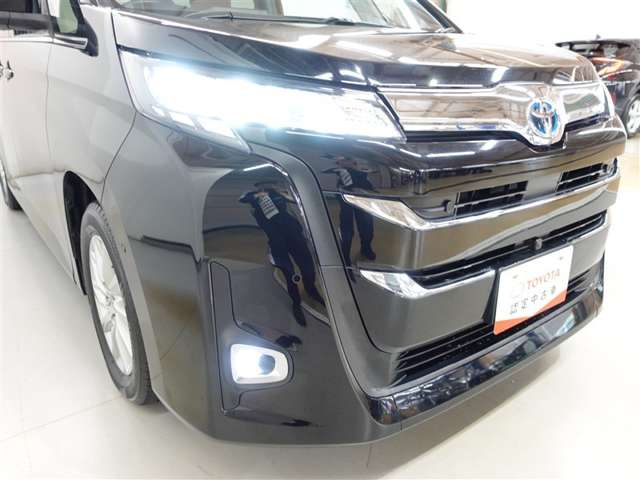 Toyota Noah 3