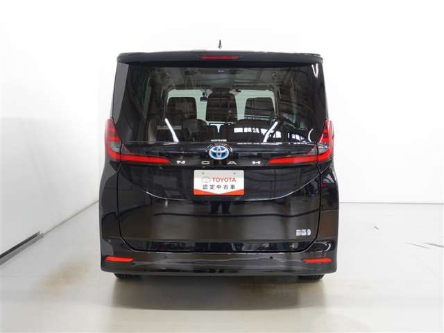 Toyota Noah 5
