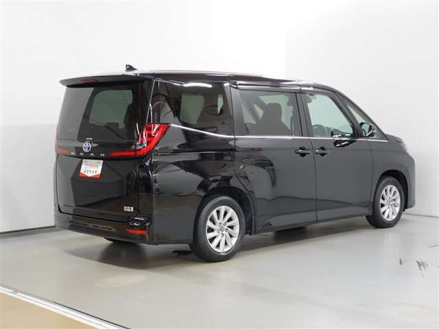 Toyota Noah 6