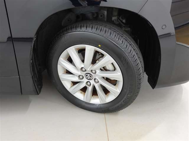 Toyota Noah 8
