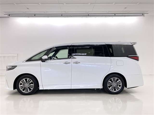 Toyota Alphard 5