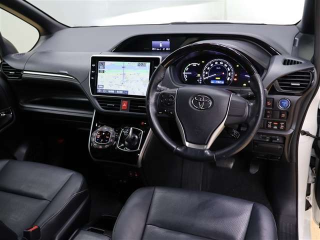 Toyota Esquire 7