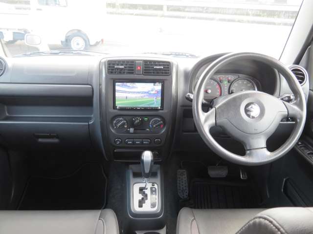 Suzuki Jimny 12
