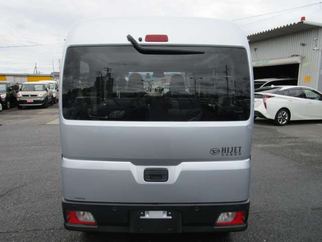 Daihatsu Hijet Cargo 9