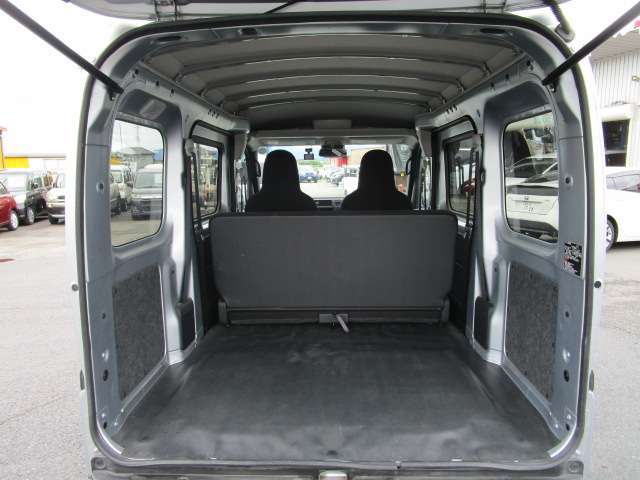 Daihatsu Hijet Cargo 10