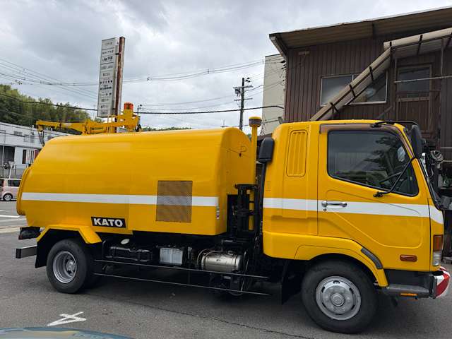 Mitsubishi Fuso Fighter 4