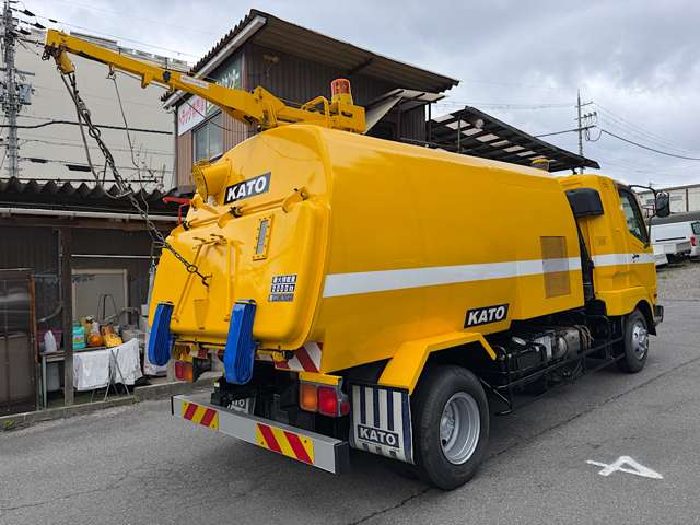 Mitsubishi Fuso Fighter 8