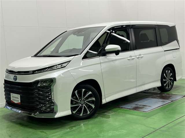 Toyota Voxy 12