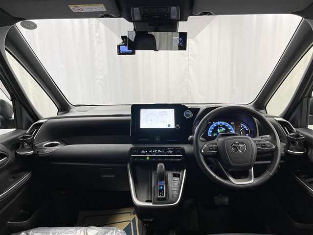 Toyota Noah 5