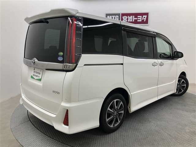 Toyota Noah 6