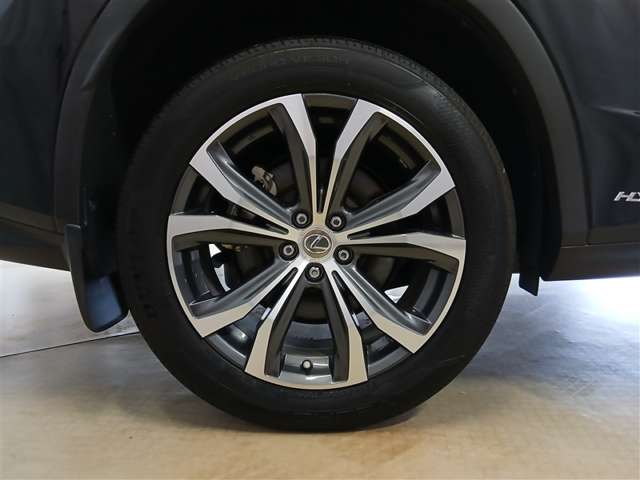 Lexus RX 6