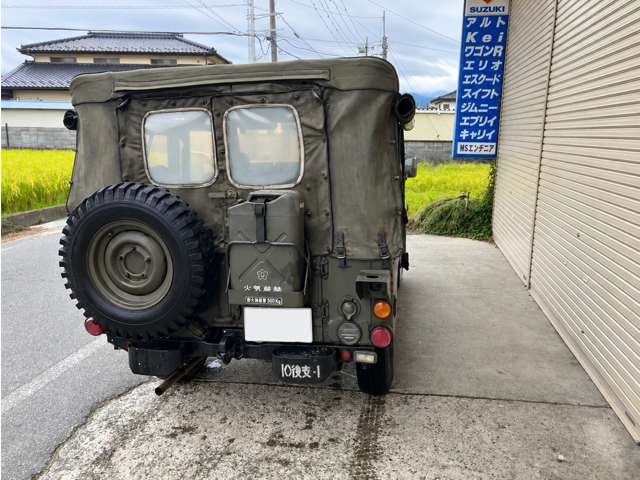 Mitsubishi Jeep 2