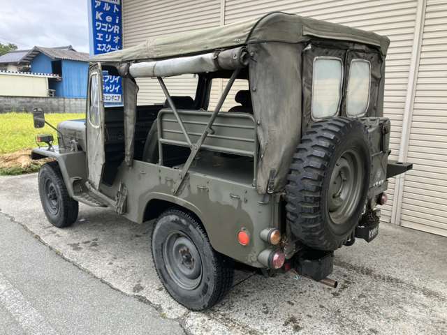 Mitsubishi Jeep 5