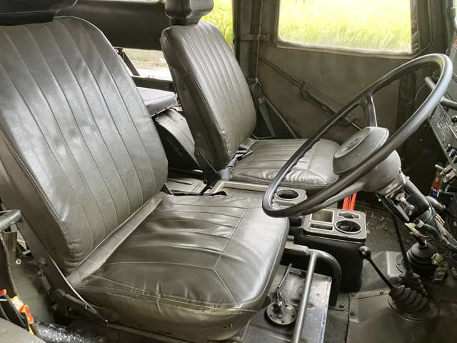 Mitsubishi Jeep 6