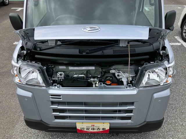 Daihatsu Hijet Cargo 8