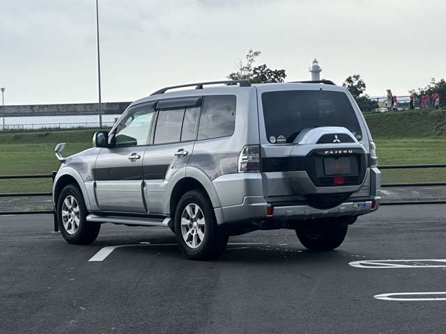 Mitsubishi Pajero 5