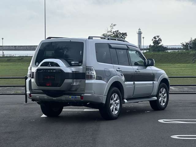 Mitsubishi Pajero 10