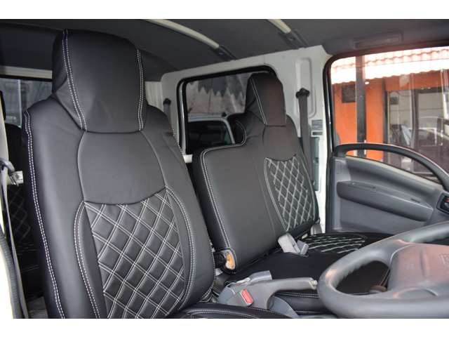 Isuzu Elf 12