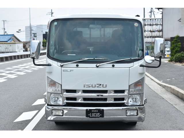 Isuzu Elf 6