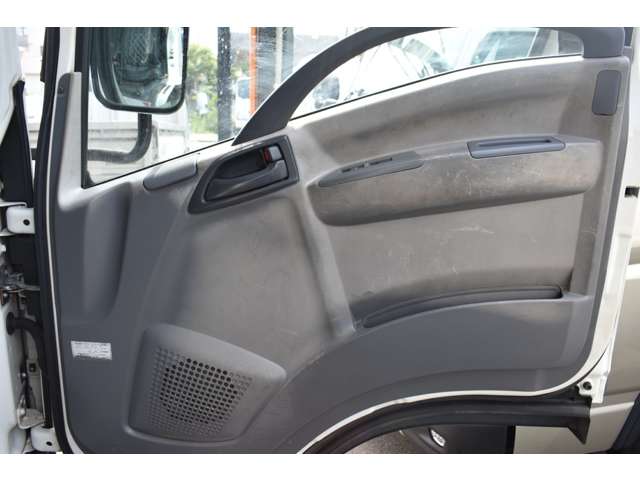 Isuzu Elf 8