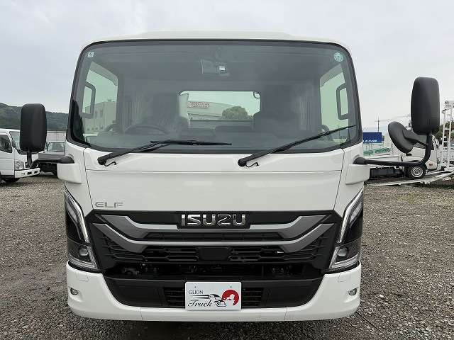 Isuzu Elf 2