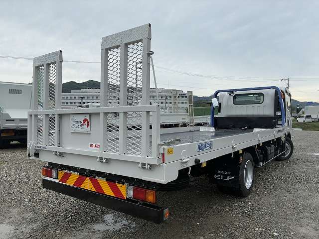 Isuzu Elf 8