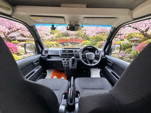 Daihatsu Hijet Cargo 4