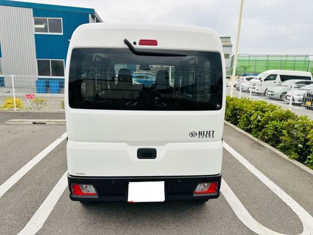 Daihatsu Hijet Cargo 5