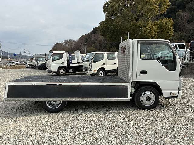 Isuzu Elf 12