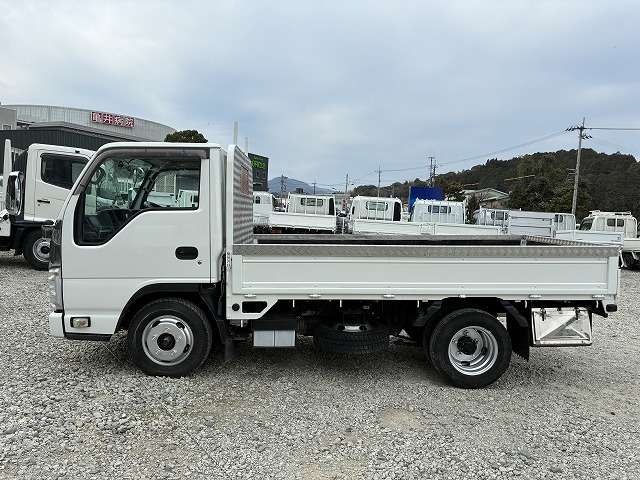 Isuzu Elf 4