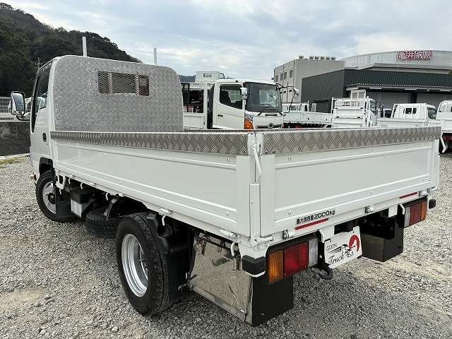 Isuzu Elf 6