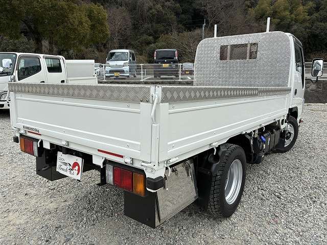 Isuzu Elf 8
