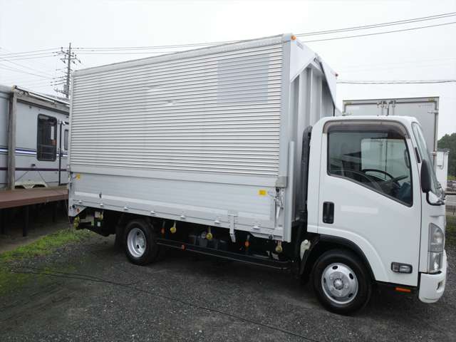 Isuzu Elf 6