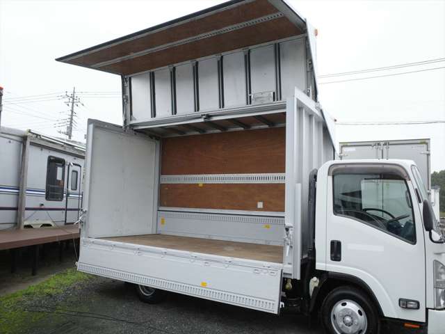 Isuzu Elf 7