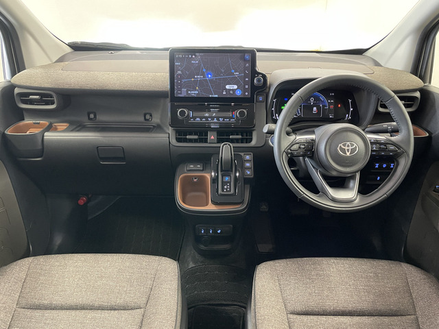 Toyota Sienta 5