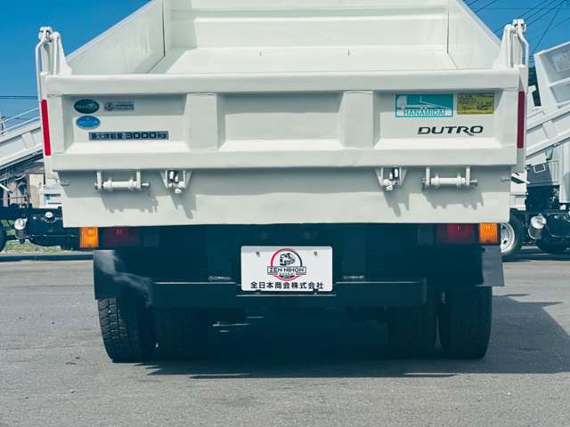 Hino Dutro 11
